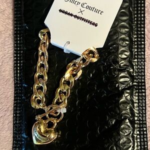 NWT Juicy Couture Gold Heart Pendant Chunky Chain Toggle Bracelet